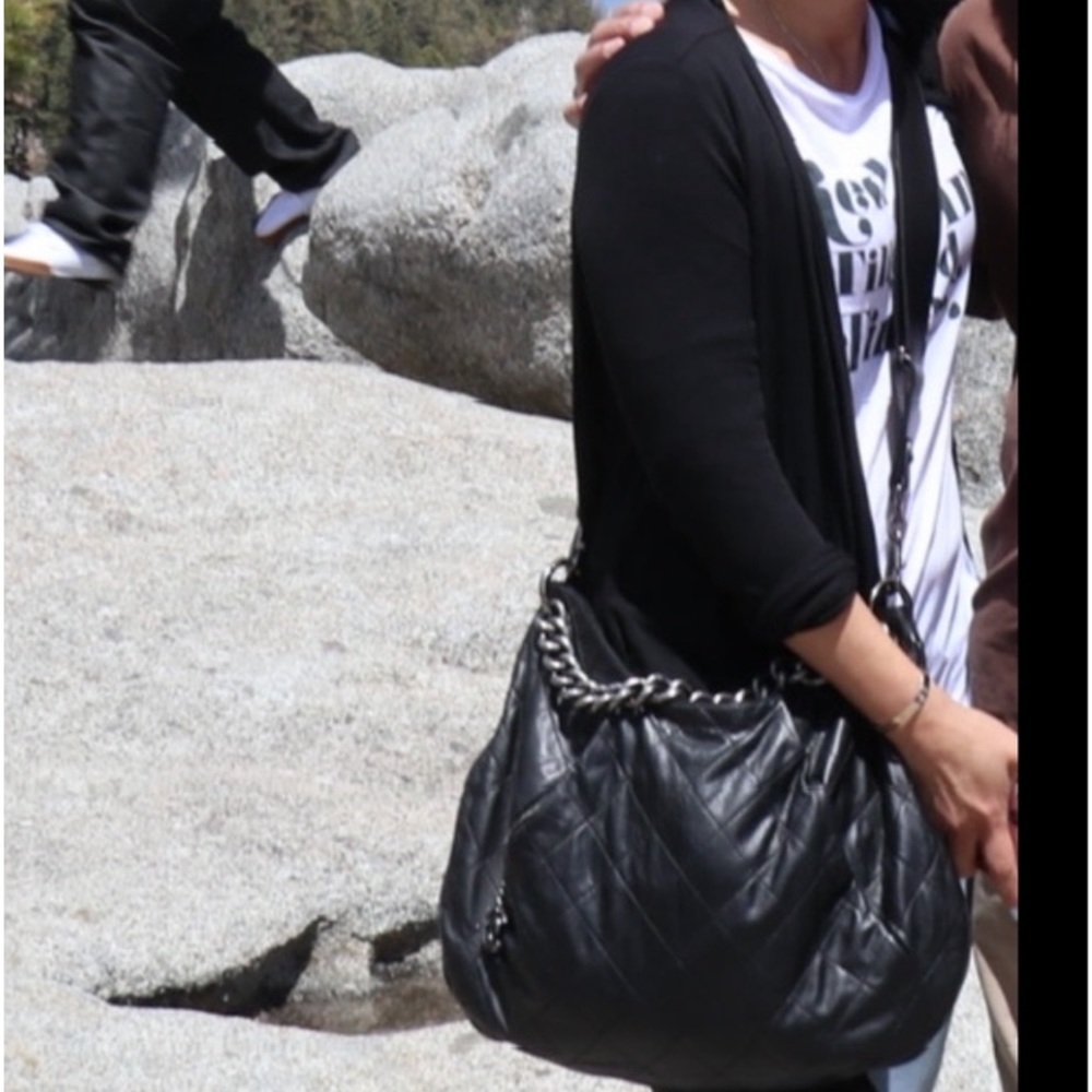 💯% Authentic Chanel hobo crossbody bag - Picture 14 of 17